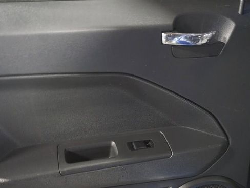 Used 2009 Dodge Caliber SXT FWD image 22