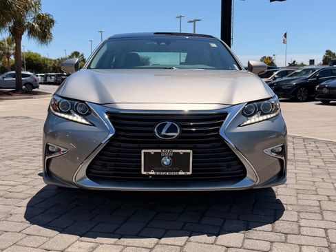 Used 2018 Lexus ES 350 w/ Luxury Package w/Wood Trim FWD image 6