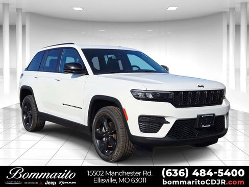 Used 2023 Jeep Grand Cherokee Altitude image 1