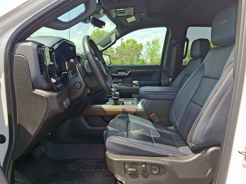 Used 2024 Chevrolet Silverado 1500 High Country w/ Technology Package AWD/4WD image 13