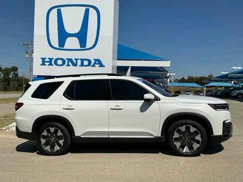 Certified 2026 Honda Pilot Elite image 2