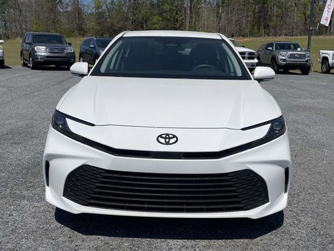 Used 2025 Toyota Camry LE image 6