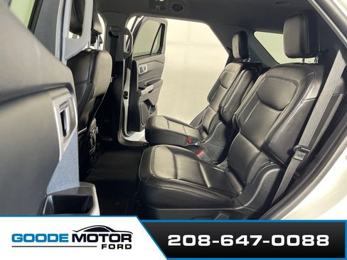 Used 2022 Ford Explorer XLT w/ Equipment Group 202A AWD/4WD image 19