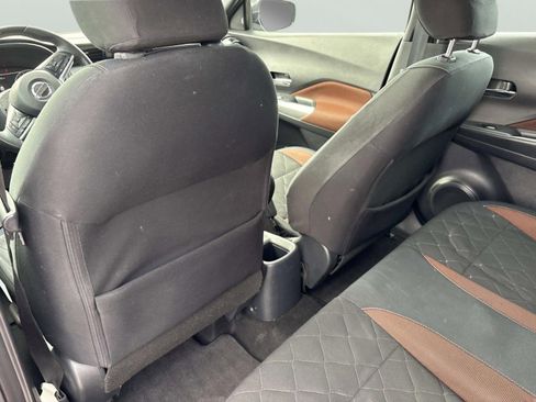 Used 2018 Nissan Kicks SR image 17