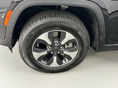 Used 2024 Jeep Grand Cherokee Limited 4xe AWD/4WD image 11
