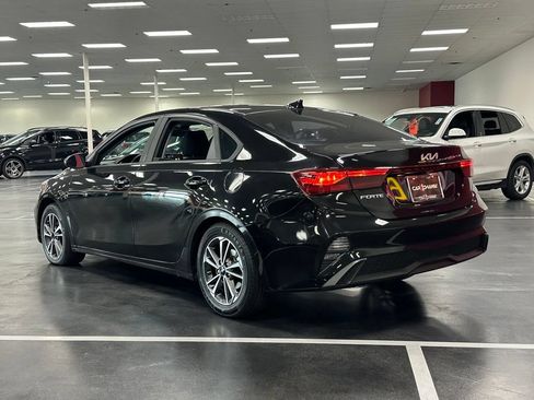 Used 2023 Kia Forte LXS w/ LXS Technology Package FWD image 5