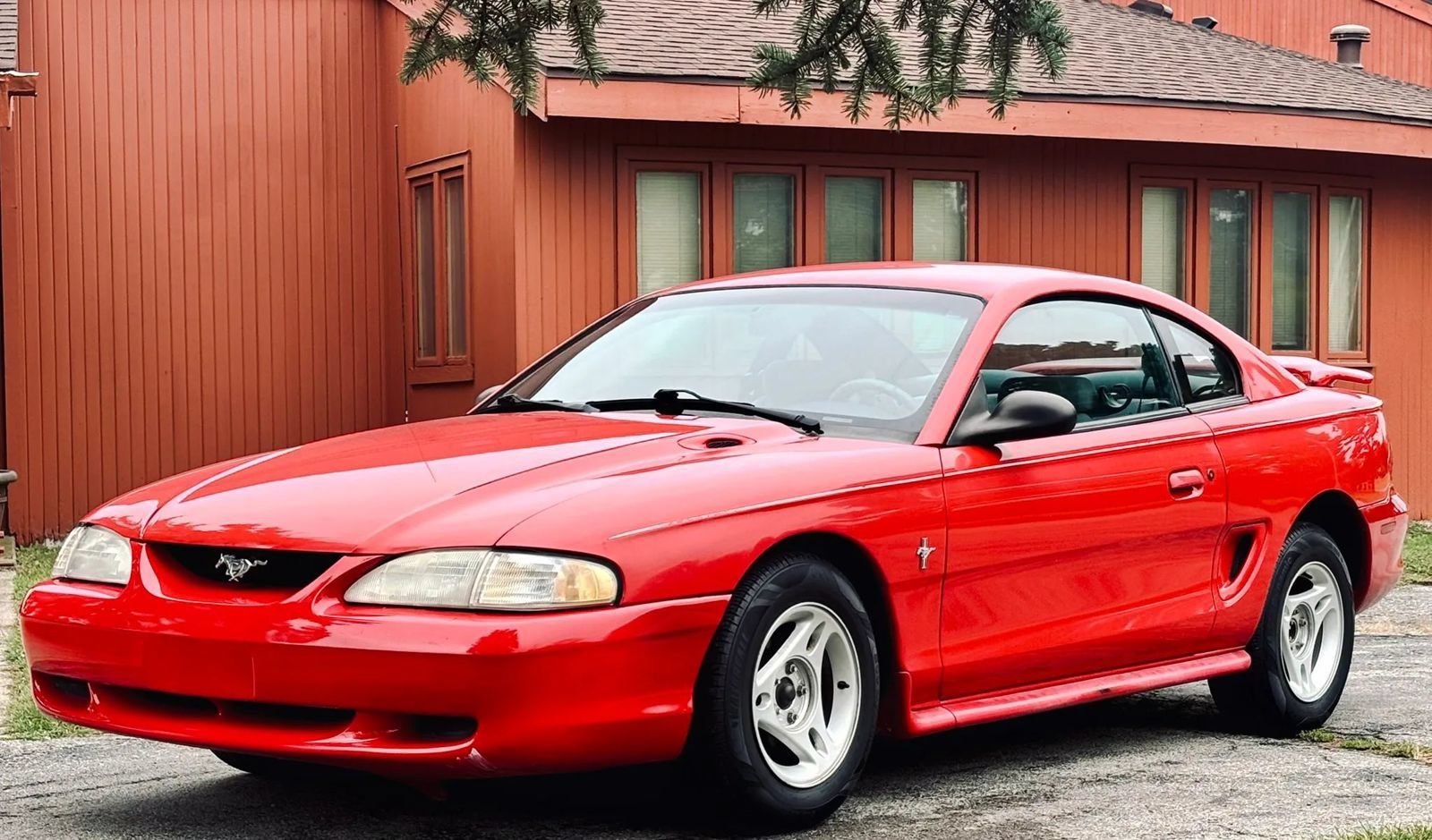 Used 1997 Ford Mustang Coupe RWD image 1