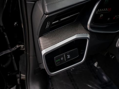Used 2022 Audi RS 6 AWD/4WD image 36