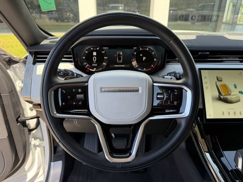 Used 2024 Land Rover Range Rover Sport SE image 27
