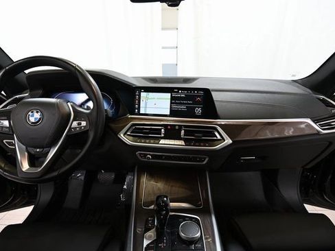 Used 2022 BMW X5 xDrive40i w/ Parking Assistance Package image 2