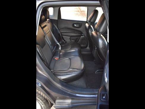 Used 2018 Jeep Compass Latitude FWD image 24
