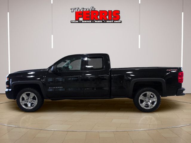 Used 2017 Chevrolet Silverado 1500 Custom w/ Custom Convenience Package AWD/4WD image 2