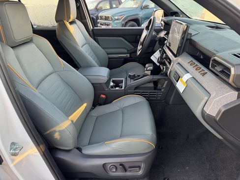 New 2025 Toyota 4Runner Trailhunter image 8