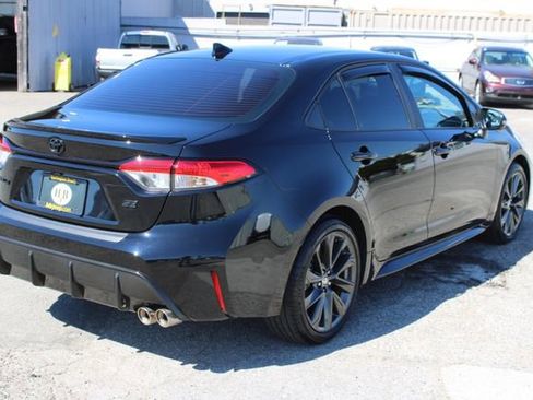 Used 2025 Toyota Corolla SE image 4