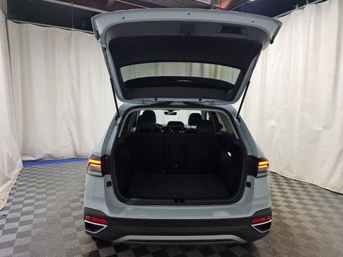 Used 2025 Volkswagen Taos SEL image 36