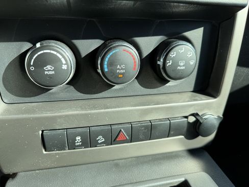 Used 2012 Jeep Liberty Sport w/ Popular Equipment Group AWD/4WD image 23