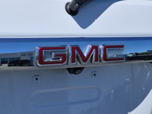 Used 2021 GMC Acadia SLT w/ Technology Package FWD image 26