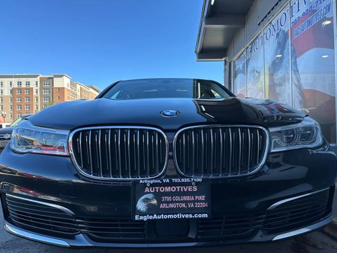 Used 2019 BMW 750i xDrive w/ Executive Package image 7