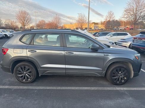 Used 2022 Volkswagen Taos S image 13