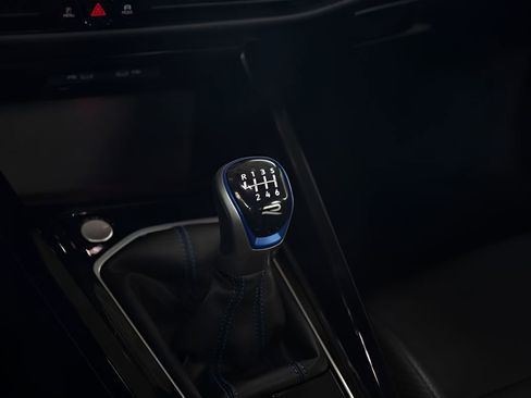 Used 2024 Volkswagen Golf R AWD/4WD image 35
