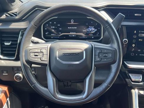Used 2024 GMC Sierra 2500 Denali Ultimate AWD/4WD image 9