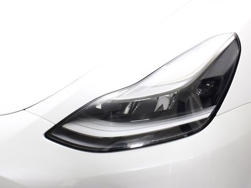 Used 2023 Tesla Model Y Performance image 4