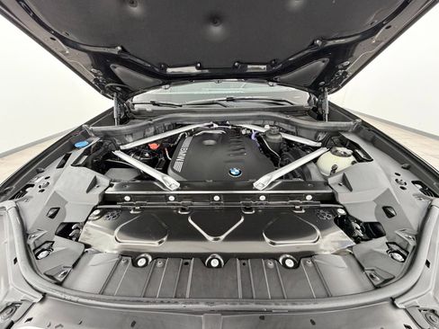 Used 2025 BMW X5 xDrive40i w/ M Sport Package AWD/4WD image 44