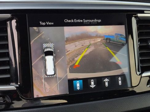 Used 2020 Chrysler Pacifica Touring-L Plus w/ Advanced Safetytec Group image 30