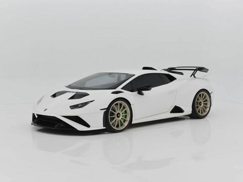 Used 2022 Lamborghini Huracan STO image 8