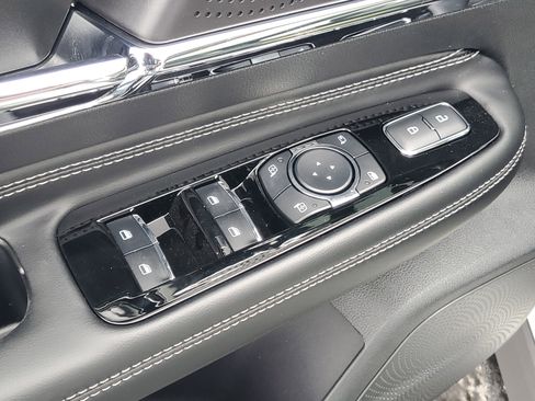 New 2026 Lincoln Corsair Premiere image 10