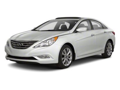 Used 2013 Hyundai Sonata SE w/ Navigation & Sunroof Pkg