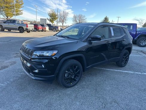 New 2026 Jeep Compass Latitude image 13