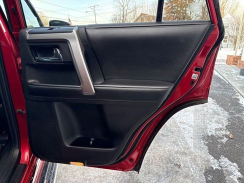 Used 2014 Toyota 4Runner Limited image 19