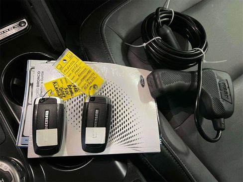 Used 2024 Ford Bronco Everglades image 36