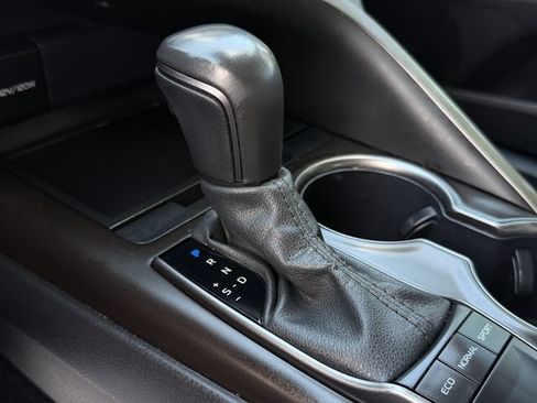 Used 2024 Toyota Camry SE FWD image 18