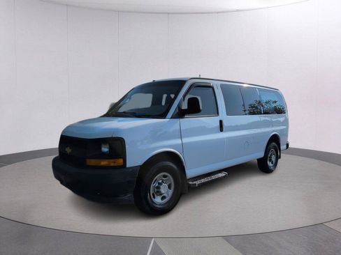 Used 2017 Chevrolet Express 2500 RWD image 1
