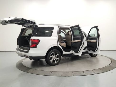 Used 2024 Ford Expedition Limited RWD image 15