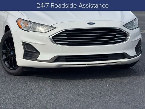 Certified 2020 Ford Fusion SE image 4