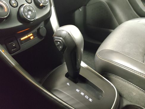 Used 2019 Chevrolet Trax LT w/ LT Convenience Package FWD image 26