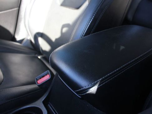 Used 2019 Jeep Cherokee Limited AWD/4WD image 16