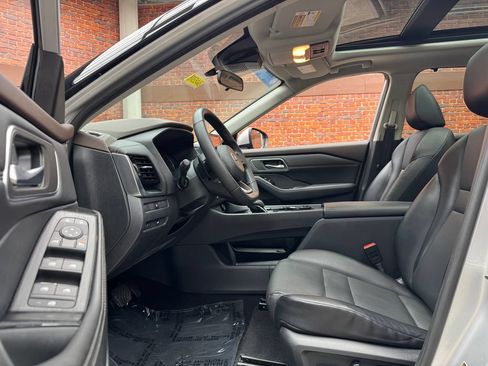 Used 2021 Nissan Rogue SV w/ Premium Package AWD/4WD image 22