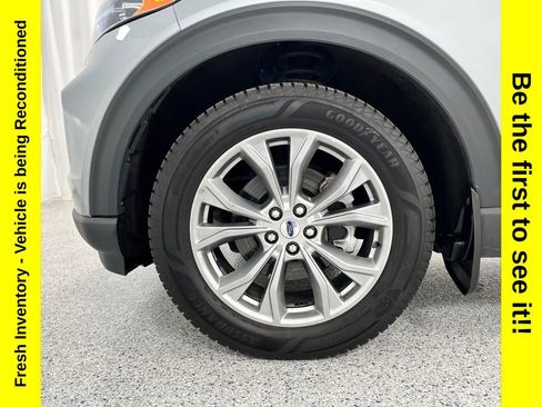 Used 2022 Ford Explorer XLT AWD/4WD image 26