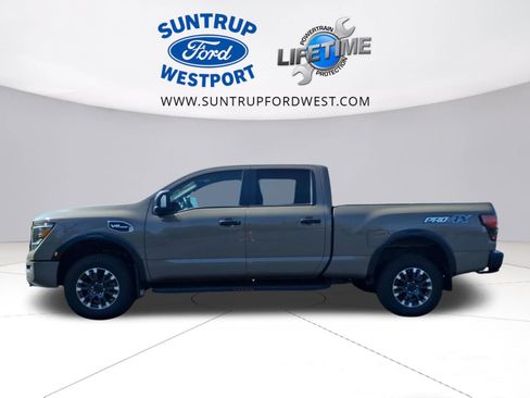 Used 2024 Nissan Titan PRO-4X w/ Pro-4x Convenience Package image 24