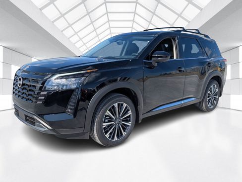 New 2026 Nissan Pathfinder Platinum image 3