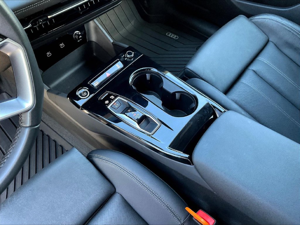Used 2025 Audi Q6 e-tron Premium Plus w/ Premium Plus AWD/4WD image 20