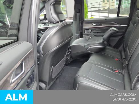 Used 2023 Jeep Grand Cherokee Overland w/ Luxury Tech Group IV AWD/4WD image 11