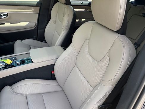 New 2026 Volvo XC90 B6 Ultra w/ Lounge Package image 20