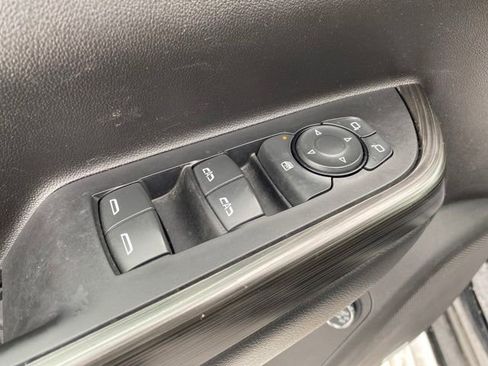 Certified 2023 GMC Acadia SLT image 17