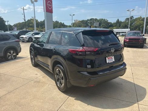 Used 2026 Nissan Rogue SV FWD image 5