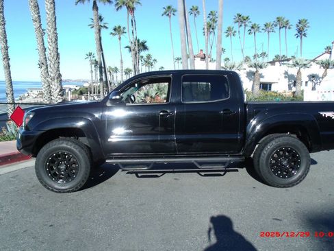 Used 2013 Toyota Tacoma PreRunner image 24